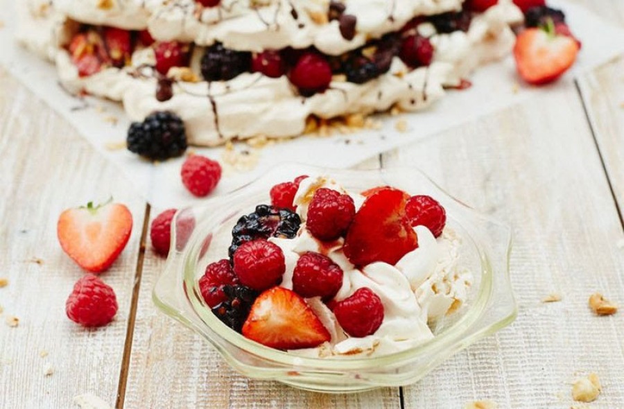 Easy Eton mess: клубничное месиво по-британски