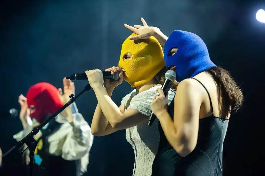 Pussy Riot начинают большой канадский тур с Монреаля